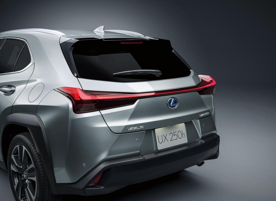 Детали экстерьера Lexus UX250h 2018 года  (JP) (фото 3 из 14)